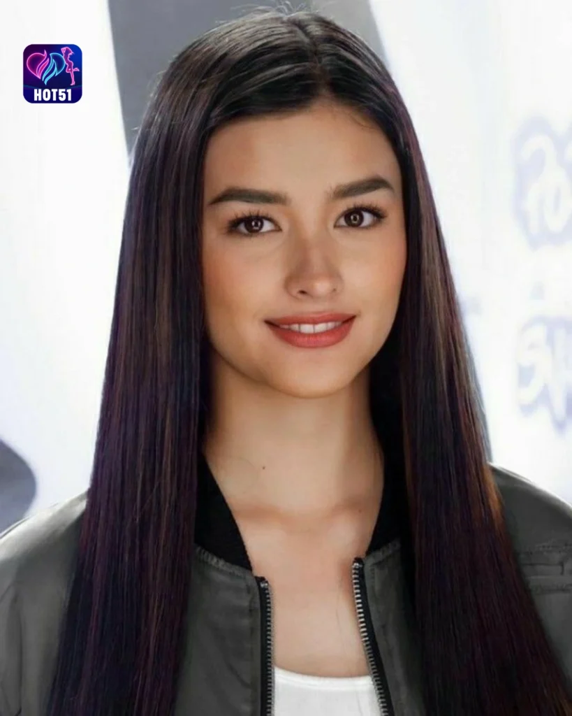 Magandang Liza Soberano na Larawan sa HOT51 Platform