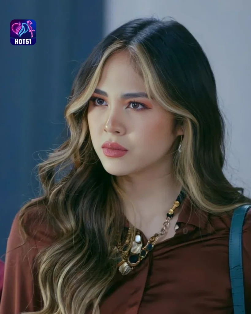 Mga Magagandang Larawan ni Janella Salvador sa HOT51 Platform
