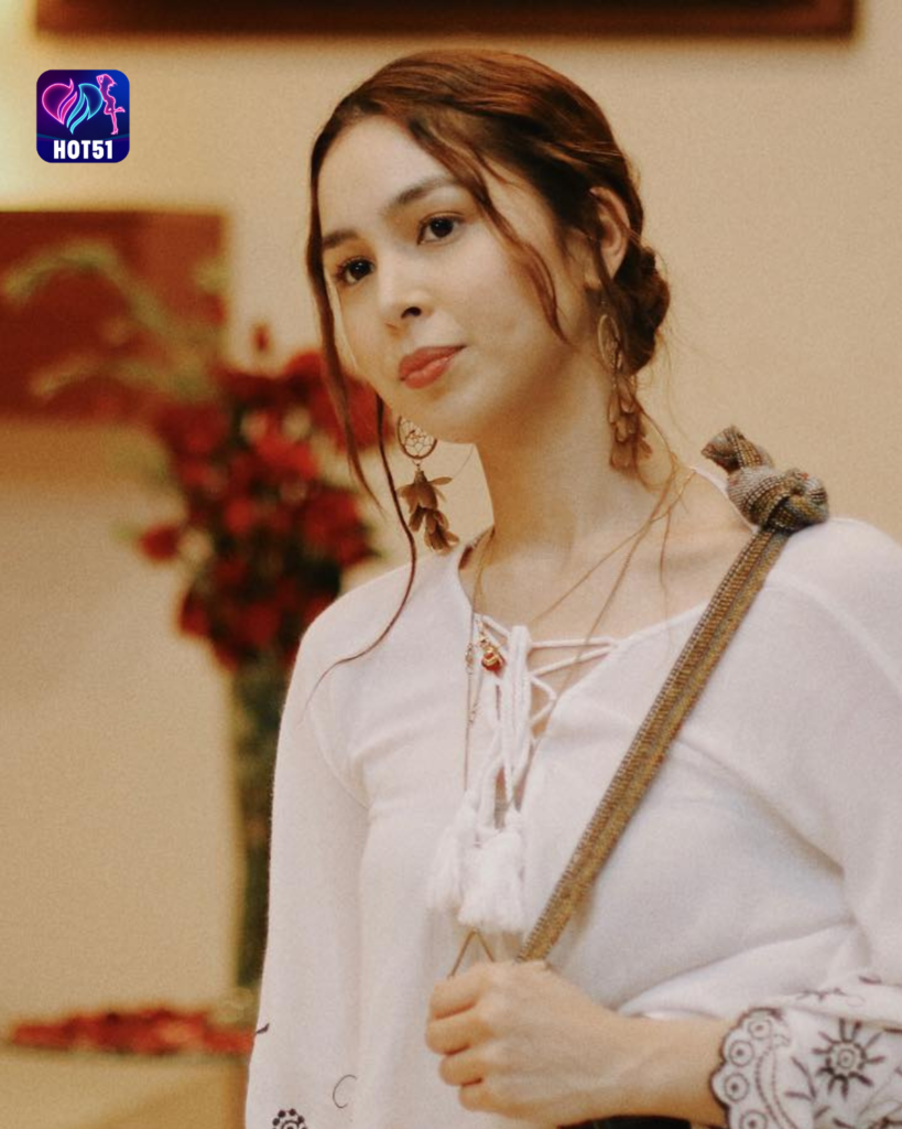  Mga Magagandang Larawan ni Julia Barretto sa HOT51 