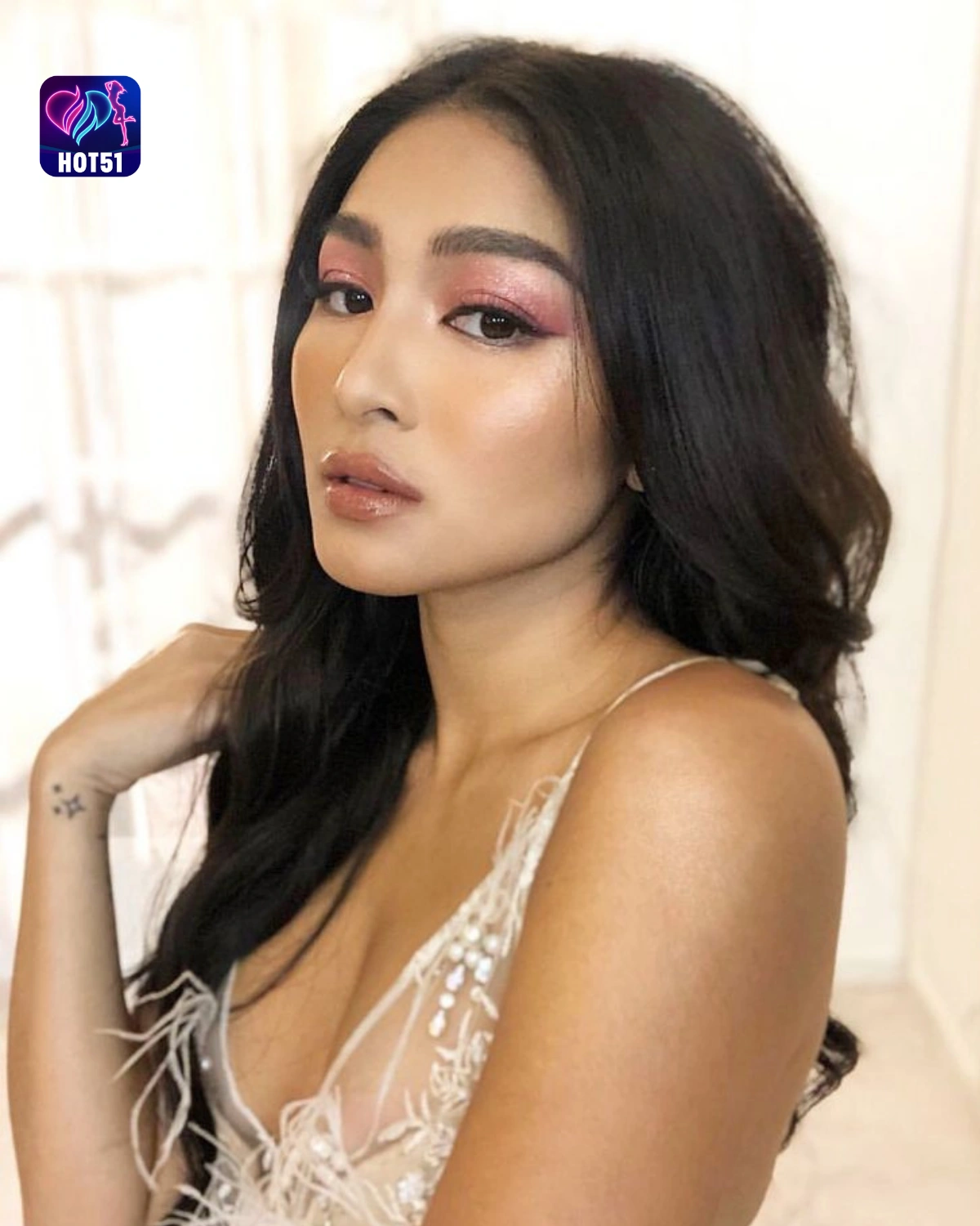 You are currently viewing Beautiful Nadine Lustre Stunning Photos on HOT51 Platform