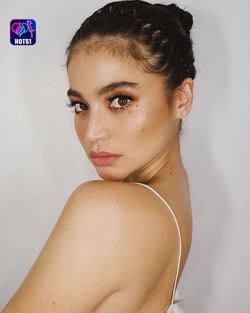  Stunning Anne Curtis Photos Featured on HOT51 Platform