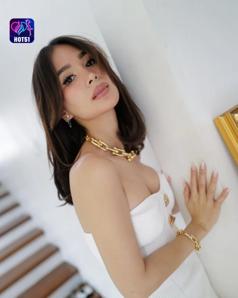 Stunning Heart Evangelista Photos Featured on HOT51