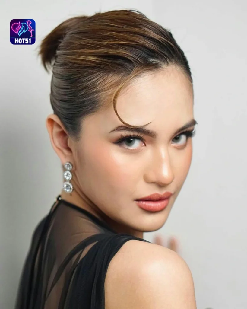 Stunning Julie Anne Photos on HOT51 Platform