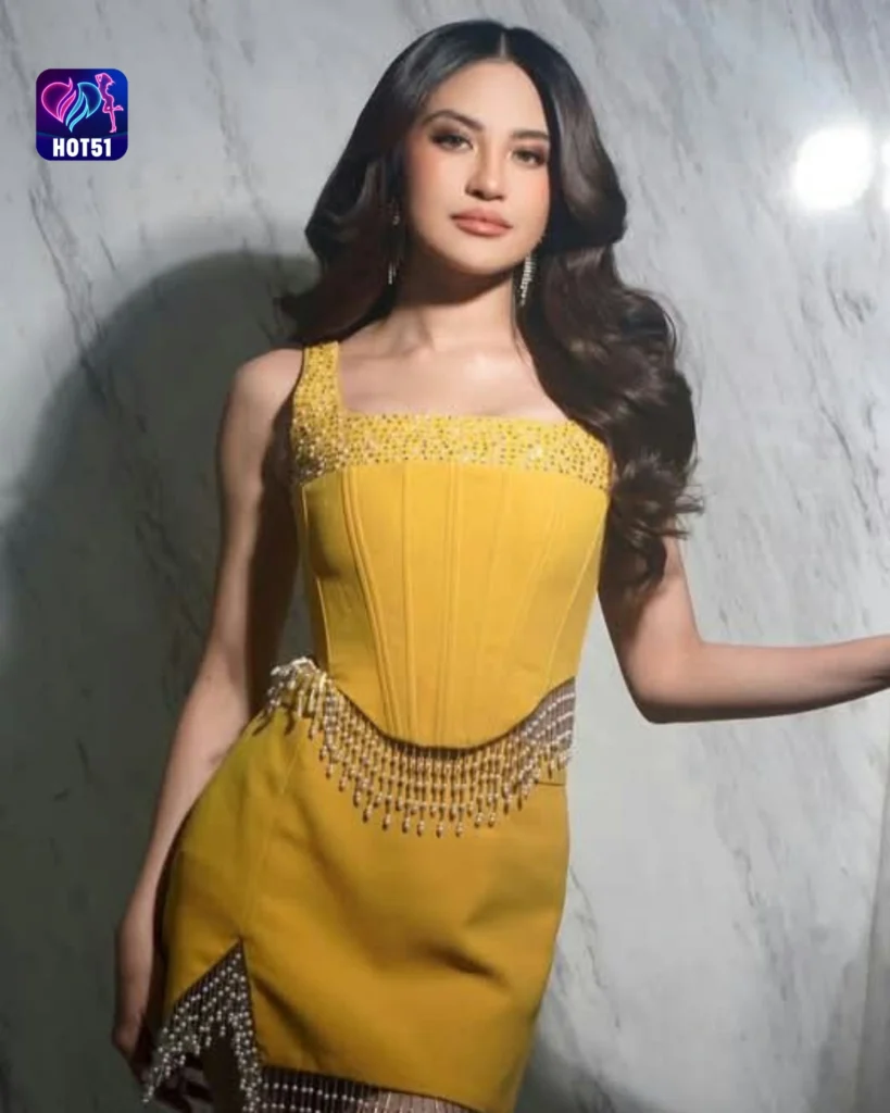 Stunning Julie Anne Photos on HOT51 Platform