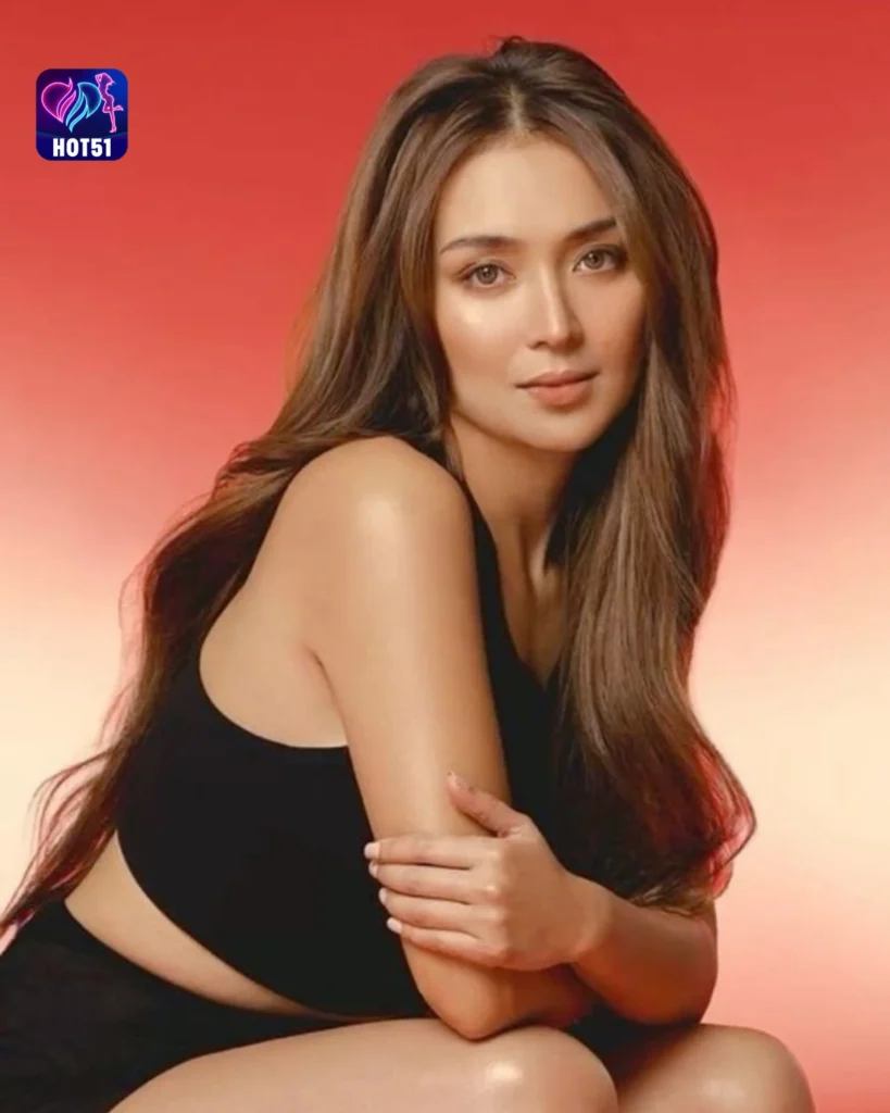  Stunning Kathryn Bernardo Photos on HOT51 Platform