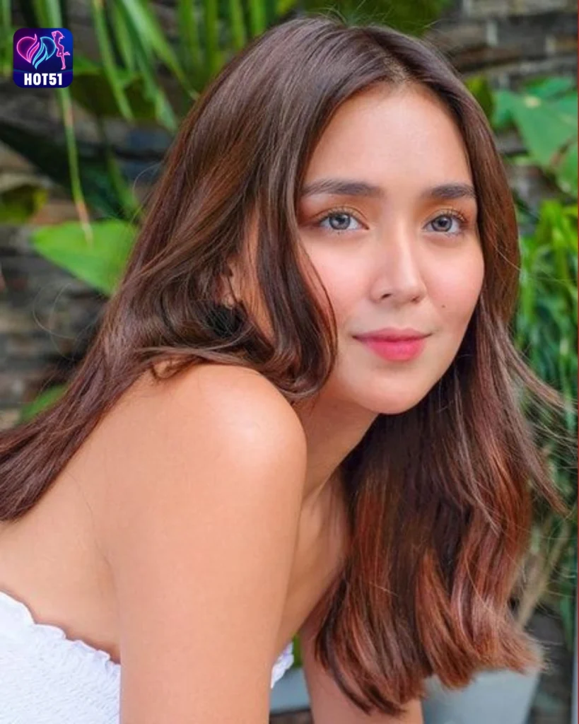 Stunning Kathryn Bernardo Photos on HOT51 Platform