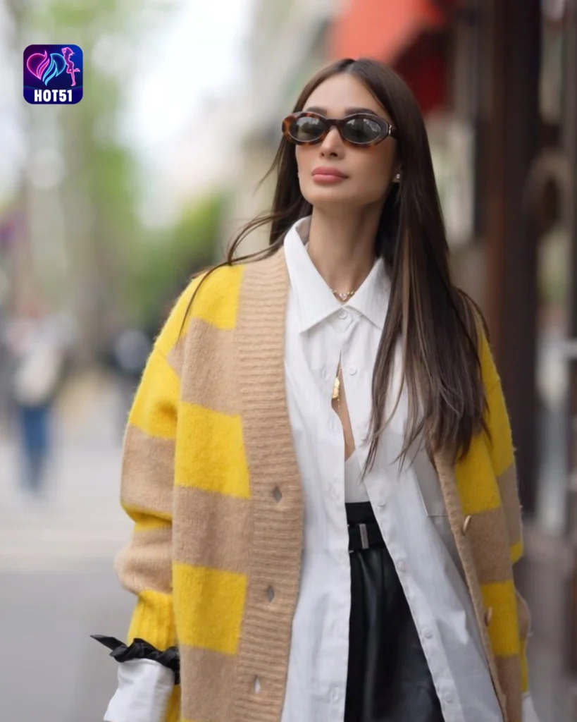 Stunning Mrinal Navell Photos on HOT51 Platform
