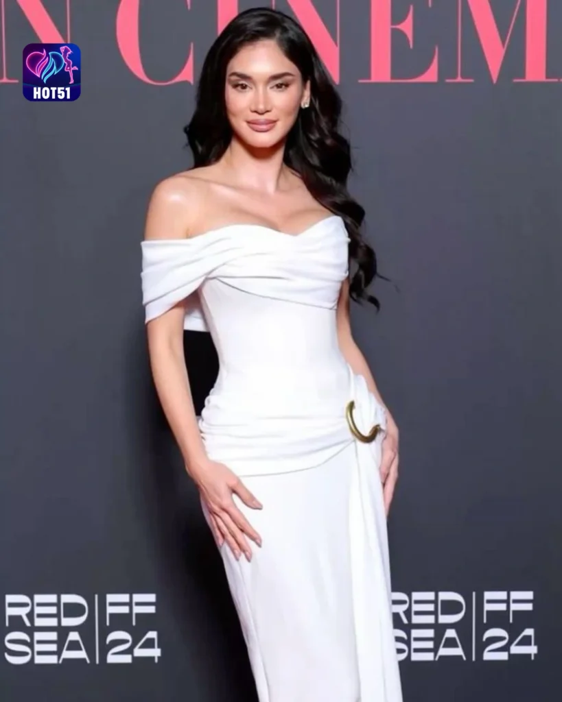 Stunning Pia Wurtzbach Photos on HOT51 Platform